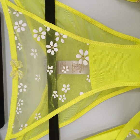 SAVAGE X FENTY Puff Daisy Unlined Bustier and Puff Daisy Bikini Bottoms - Picture 3 of 7